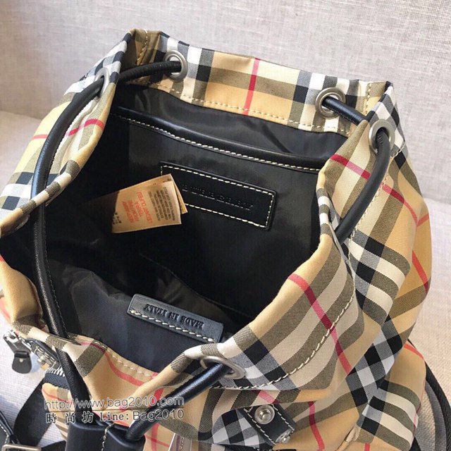 Burberry專櫃新款包包 巴寶莉女士小號格子雙肩背包  db1097